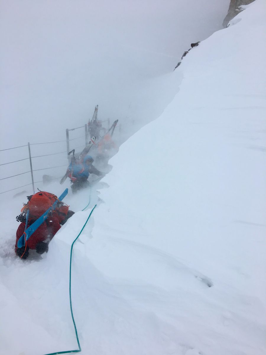 haute route,chamonix, zermatt,guide,ski, ski touring,freeride,ski de randonnée, raid a ski, guide haute montagne, mountainguide, argentiere, verbier, saleinaz,refuge des dix, refuge des vignettes, refuge, mountain hut, prafleuri hut; charbonne