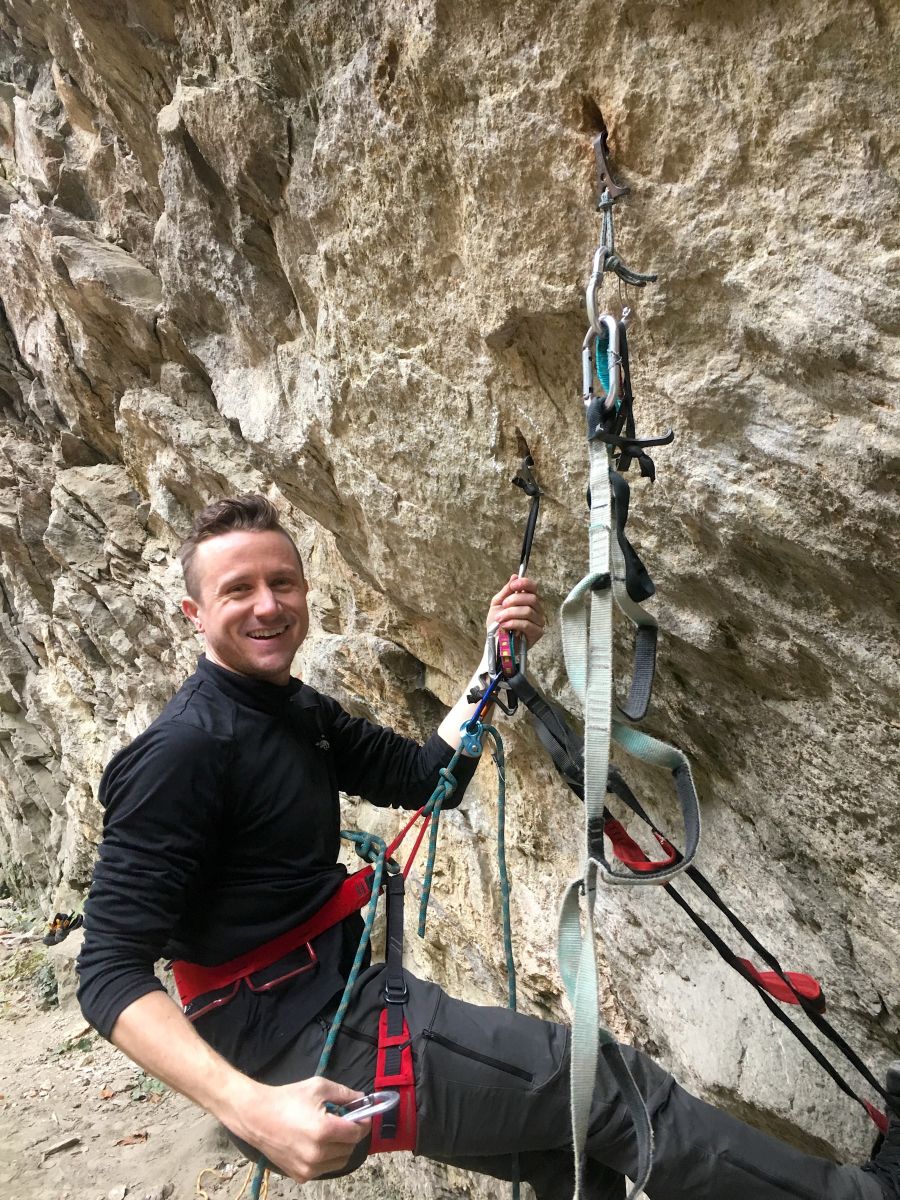 dry tooling,chamonix,iceclimbing,aid climbing, mont blanc, mountain,gully,mountainguide,couloir,snow,neige,glace,cascade de glace,argentiere,guide haute montagne