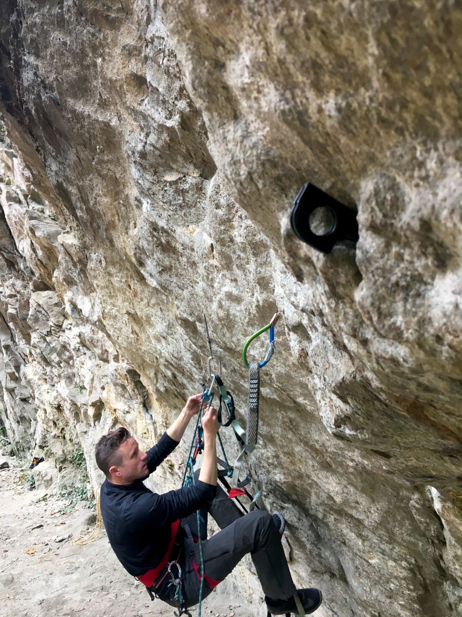dry tooling,chamonix,iceclimbing,aid climbing, mont blanc, mountain,gully,mountainguide,couloir,snow,neige,glace,cascade de glace,argentiere,guide haute montagne