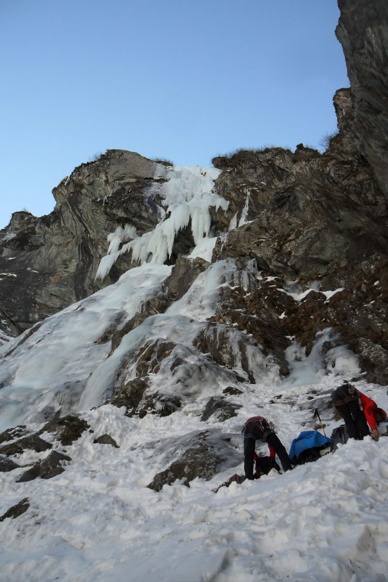 ice,climbing,course,mountain,guide,switzerland,chamonix,iceclimbing,beginner, intermediate,cascade ,glace,guide,haute ,montagne,chamonix,verbier,suisse,kandersteg,stage,cascade