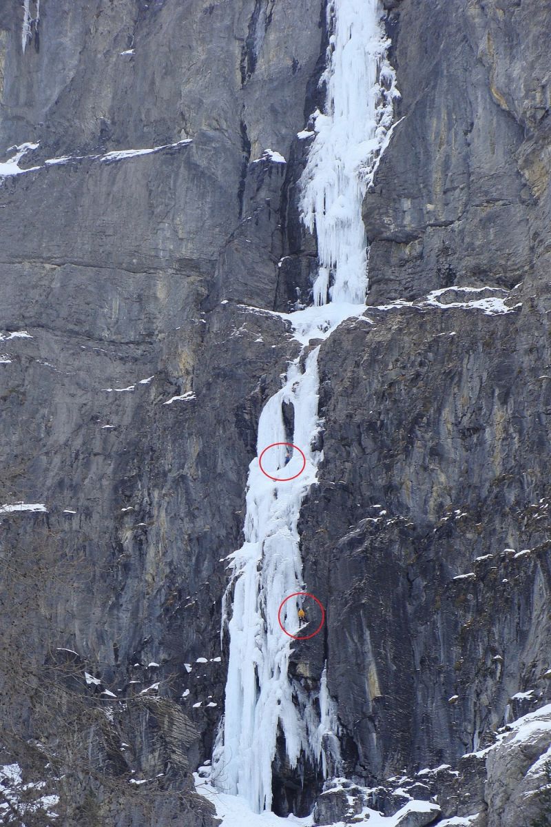 ice,climbing,kandersteg,intermediate,course,mountain,guide,iceclimbing,cascade,glace,stage,perfectionnement,guide,haute,montagne,cascade de glace,dry,tooling,crackbaby,blue,magic,arborium