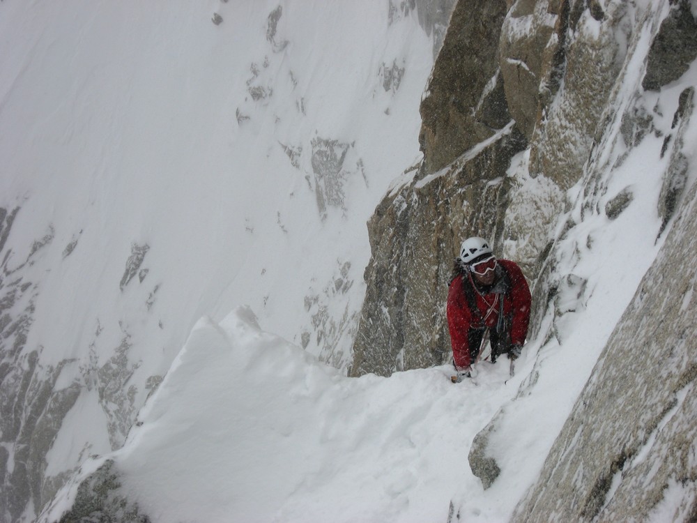 ice,climbing,winter,mountaineering,mountain,guide,chamonix,guide,haute,montagne,stage,alpinisme,hiver,goulotte,cascade,glace