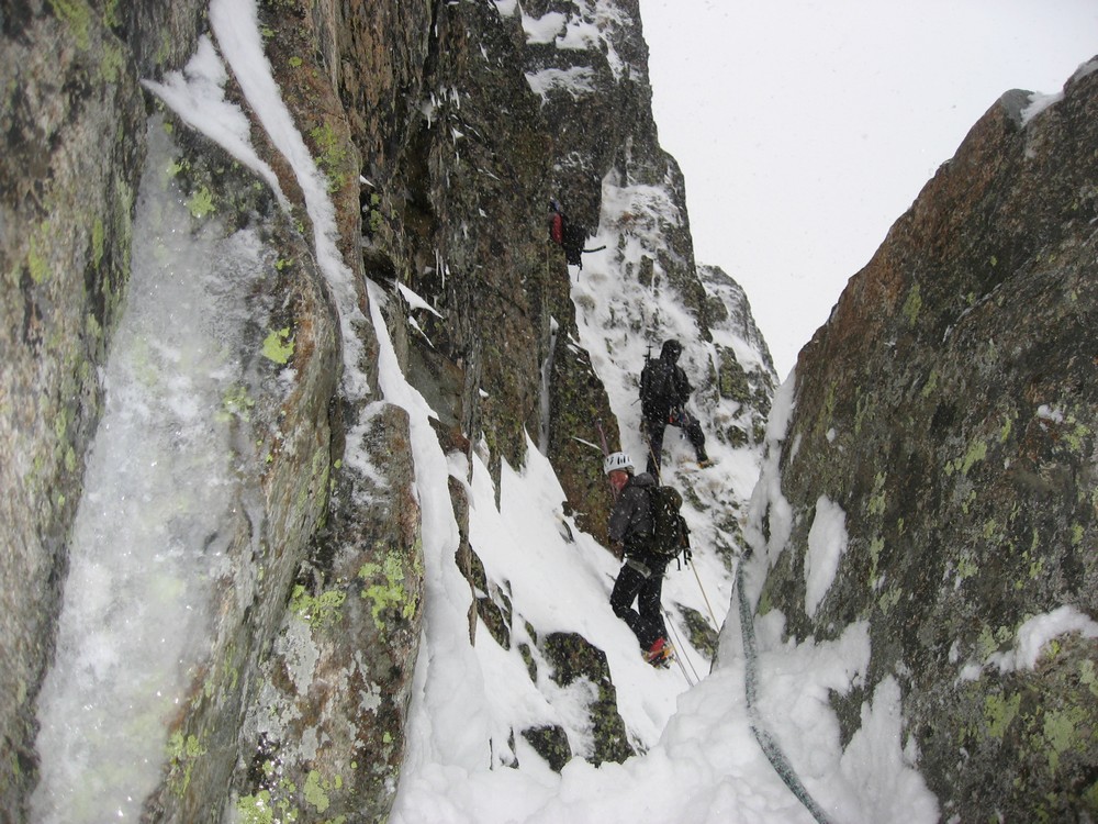 ice,climbing,mixed,chamonix,mountain,guide,alpine,course,beginner,advance,guide,haute,montagne,stage,alpinisme,hiver