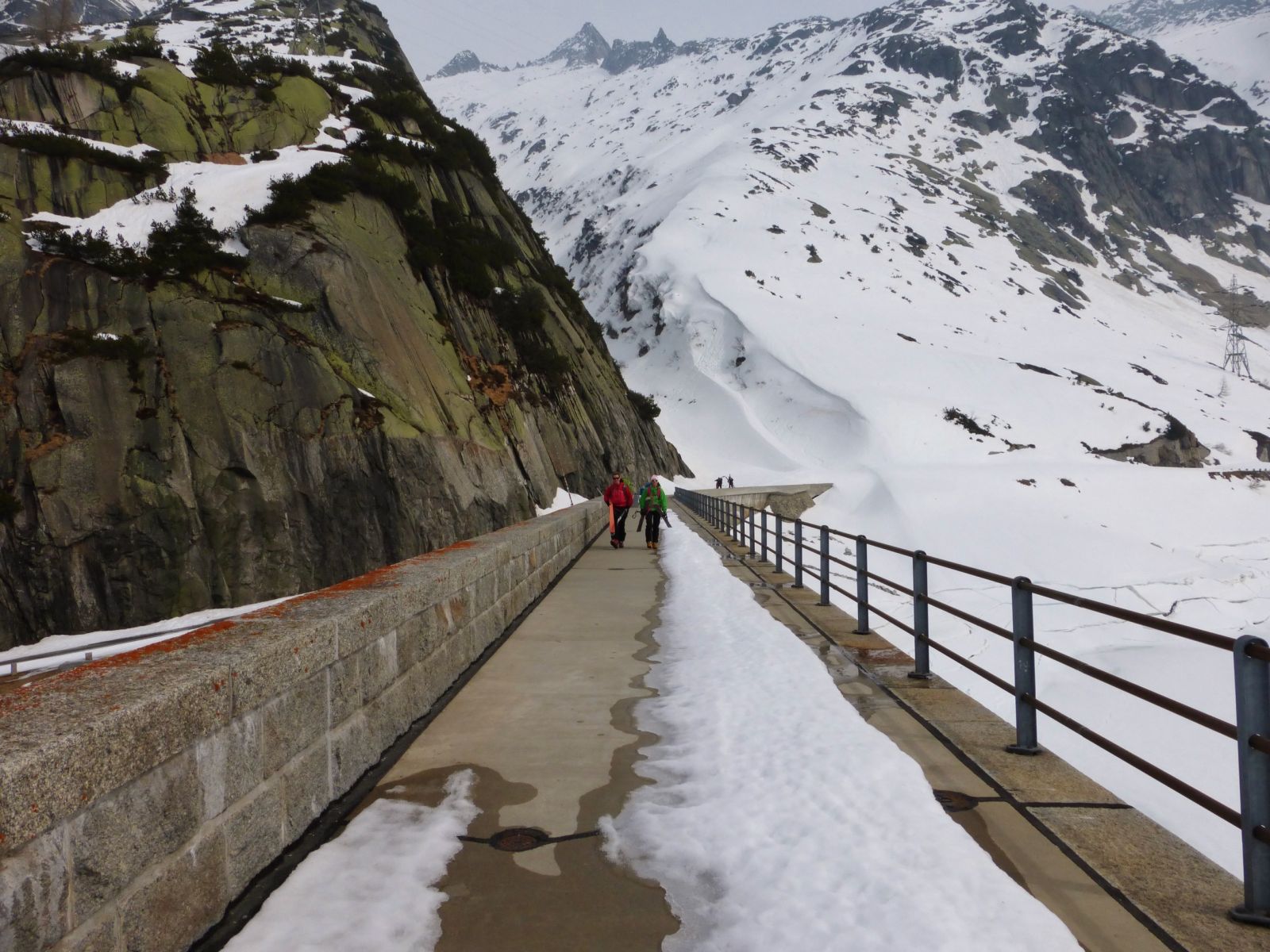 ski,touring,oberland,gauli hutte,bachlital hutte, mountain,guide,eiger, lauteraarhorn, guide,haute,montagne,raid,ski,randonnée