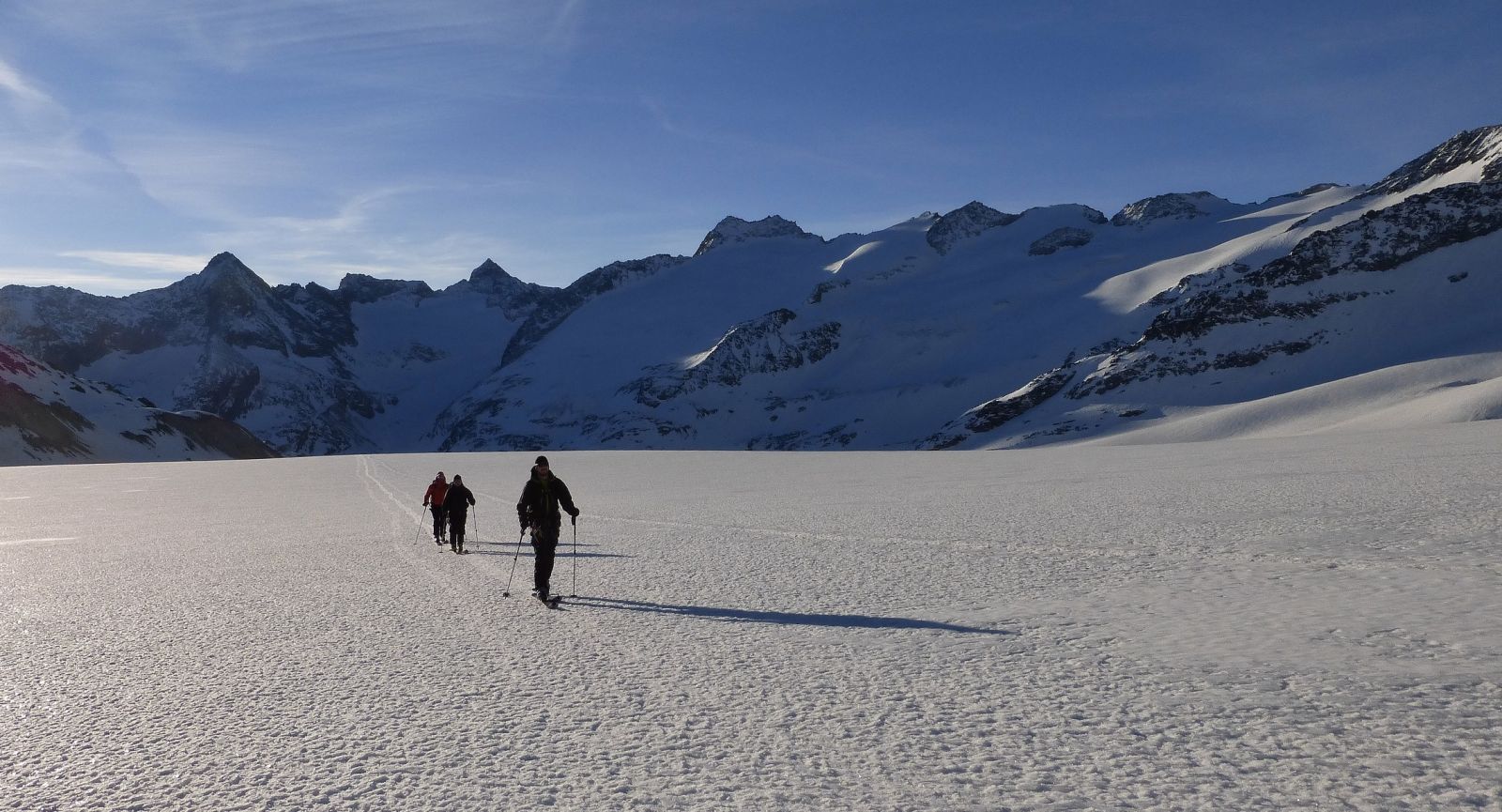 ski,touring,oberland,gauli hutte,bachlital hutte, mountain,guide,eiger, lauteraarhorn, guide,haute,montagne,raid,ski,randonnée