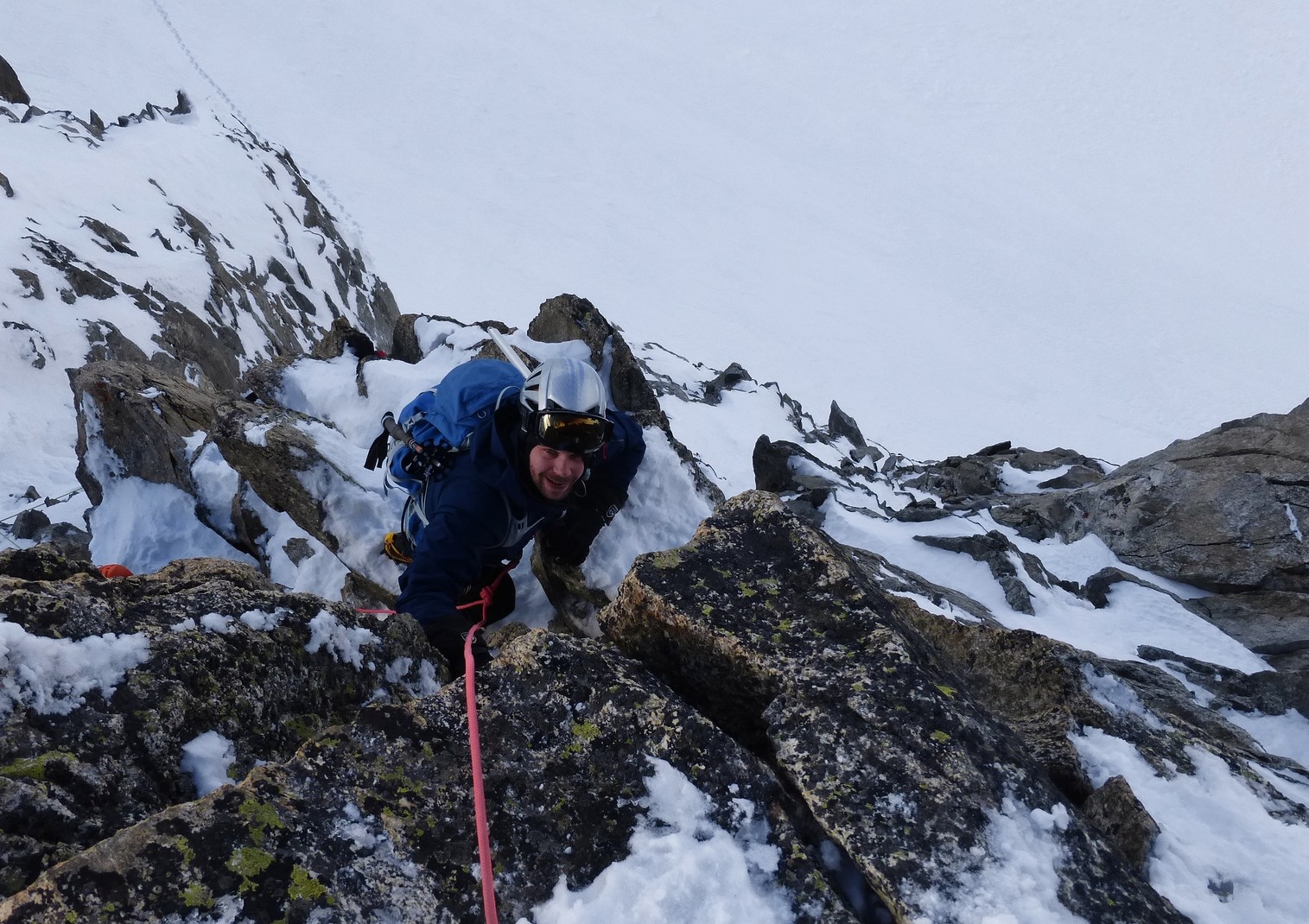 stage,alpinisme,debutant,montagne,coursenmarbrées,aiguille,cascade,glace,guide,haute,montagne,winter,mountaineering,course,mountain,guide,mountainguide,iceclimbing,alpinism,gullies,chamonix,courmayeur,