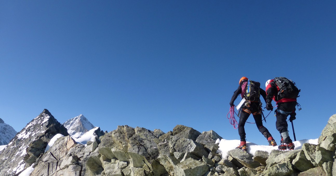 couronne,breona, moiry,cabane,guide,haute,montagne,alpinisme,mixte,escalade,debutant,rock,climbing,mountaineering,mountain,guide,weisshorn,obergabelhorn,zinalrothorn,alpinism,beginner,advanced, moiry hut
