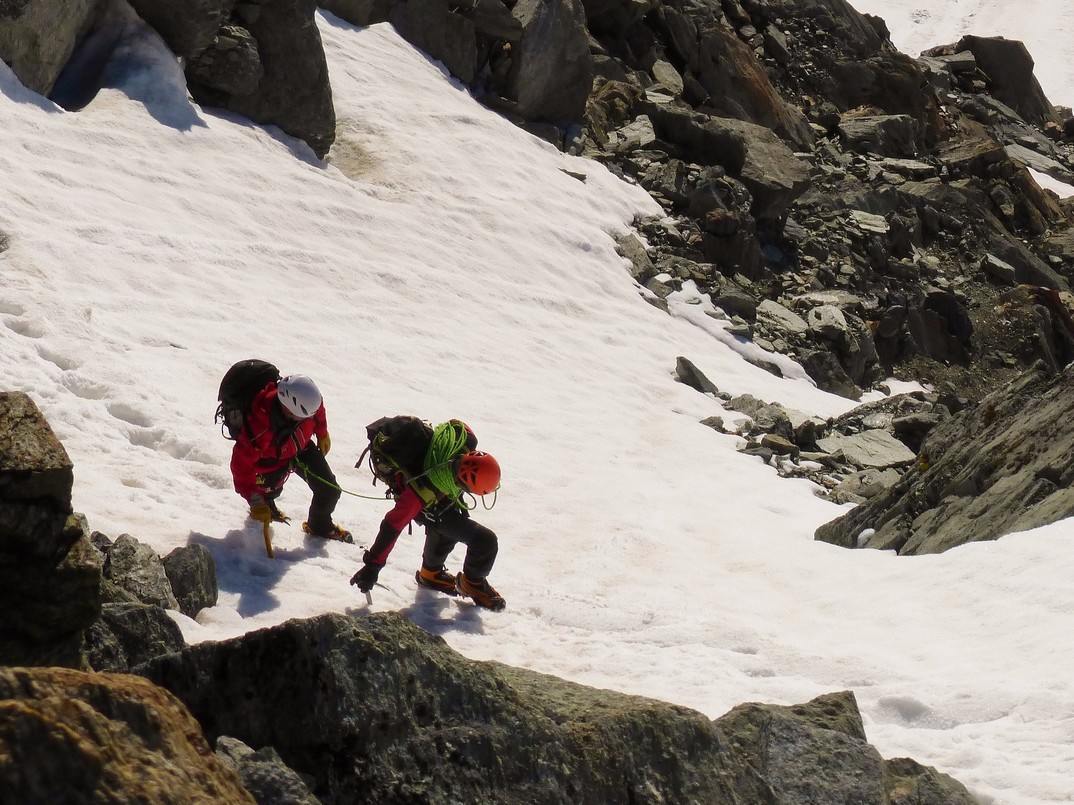 couronne,breona, moiry,cabane,guide,haute,montagne,alpinisme,mixte,escalade,debutant,rock,climbing,mountaineering,mountain,guide,weisshorn,obergabelhorn,zinalrothorn,alpinism,beginner,advanced, moiry hu