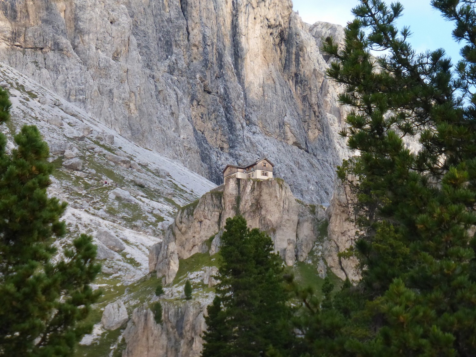 dolomites,escalade,canazei,,sassolungo,guide,haute,montagne,mountain,guide,rock climbing,climbing,tofanes,pulice,catinacicio,voies,terrain,aventure,classic,route,alta,badia,guide