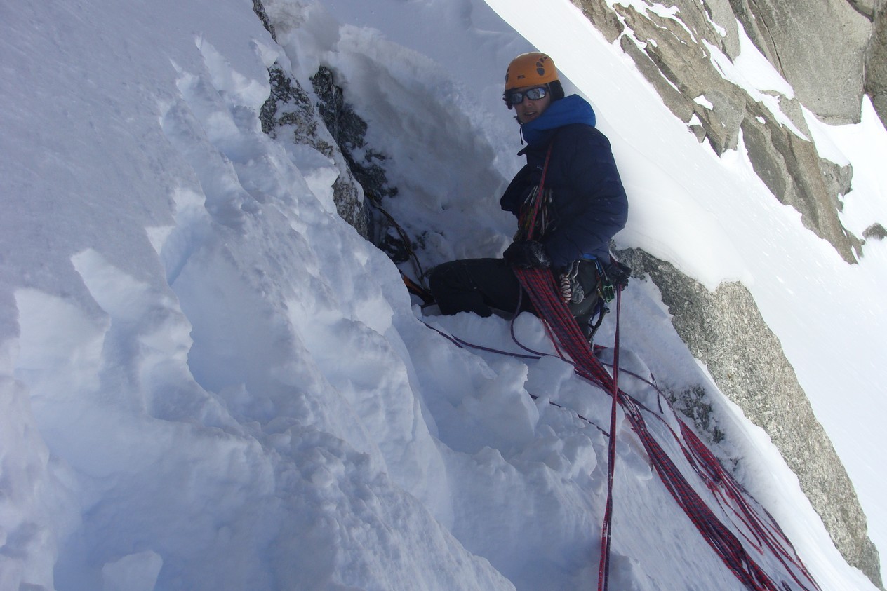goulotte,mont,blanc,chamonix,gully,ice,climbing,mountain,guide