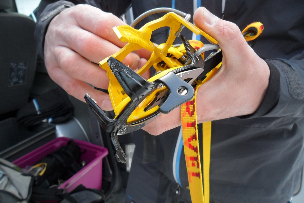 ice, climbing ,cogne, cascade,glace,guide,haute ,montagne,ice,axe,crampons, cold ,couloir, mountain,guide