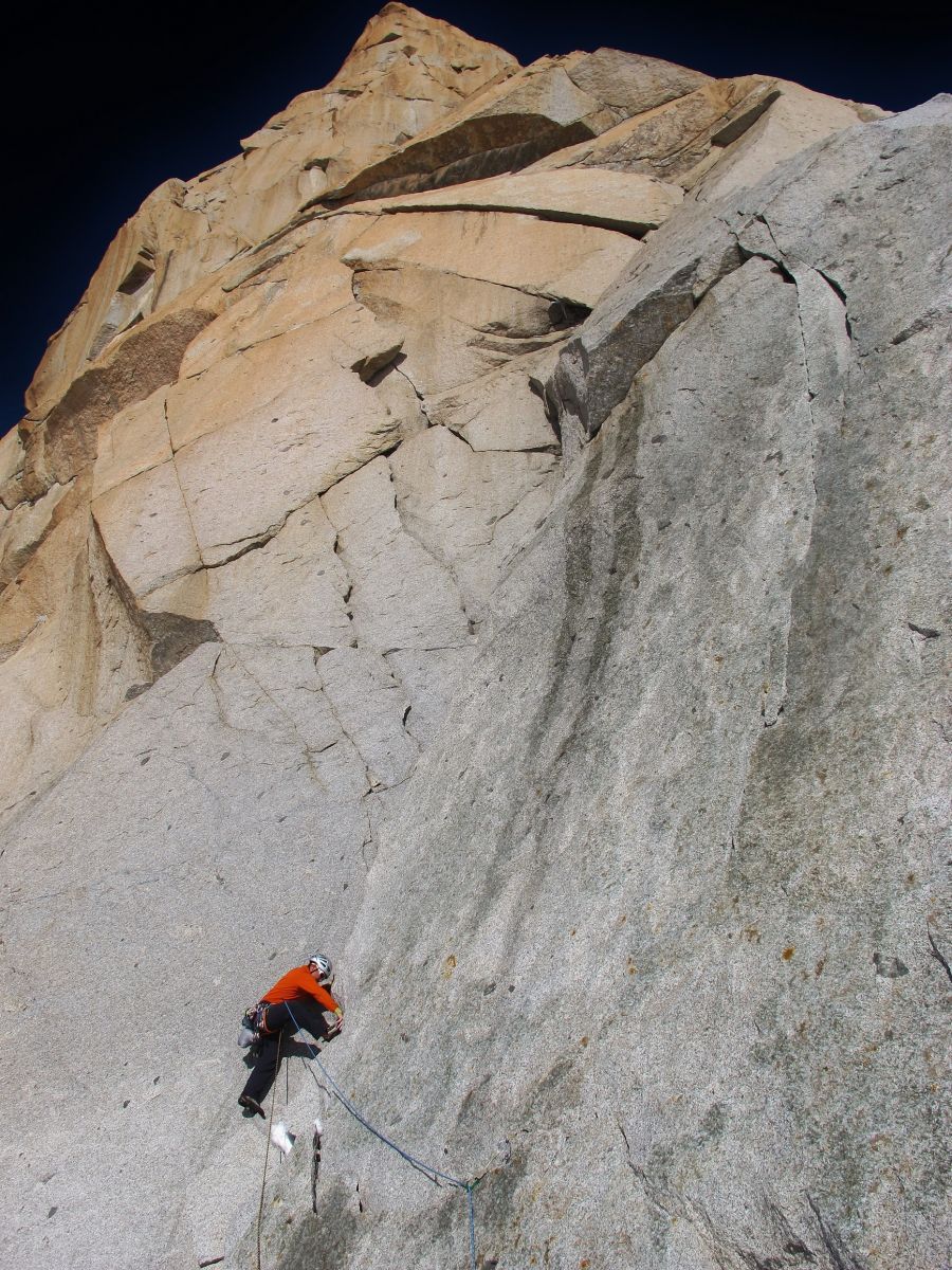 aiguille du midi,escalade,contamine,guide de haute montage,,chamonix,guide,montagne,rebuffat,route, mountain guide,rock,climbing,rockclimbing,paragliding