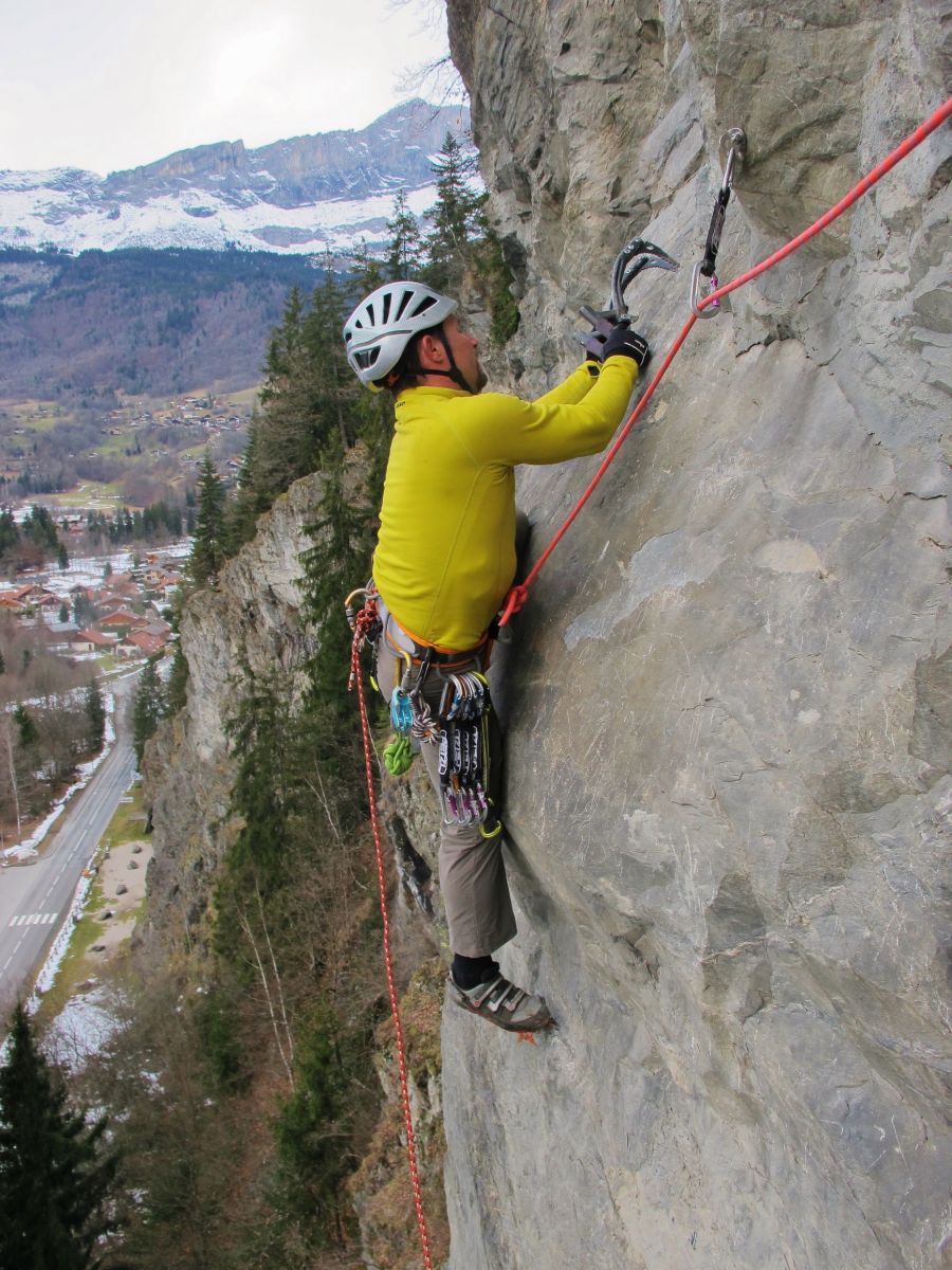 cascade,glace,antares,dry,tooling,guide,montagne,chamonix,ice,climbing,iceclimbing,,mountain,guide,mountainguide,stage,glace,waterfall ice climbing,