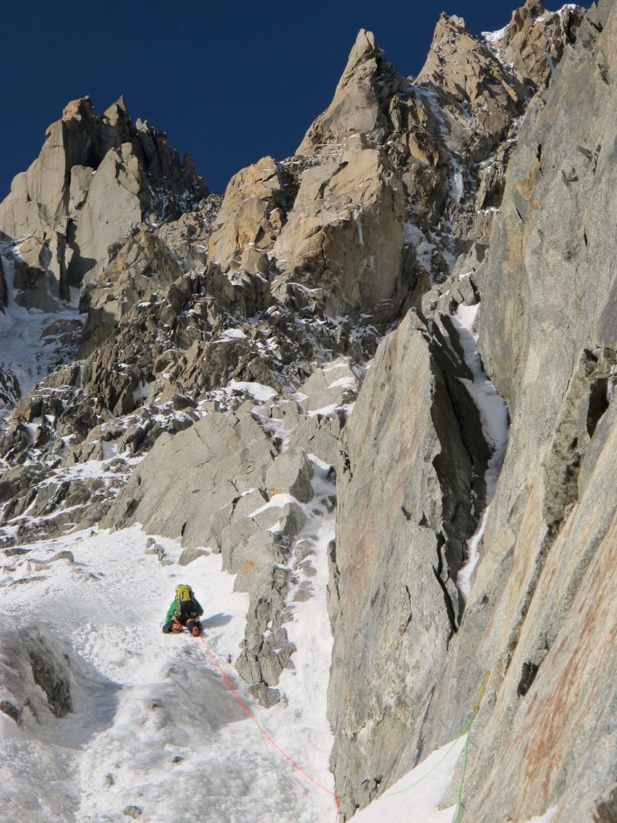 fil d'ariane,combe,maudite,chamonix,goulotte,cascade,glace,stage,alpinisme,guide,haute,montagne,ice,climbing,iceclimbing,mountain,guide,mountainguide,ice,course