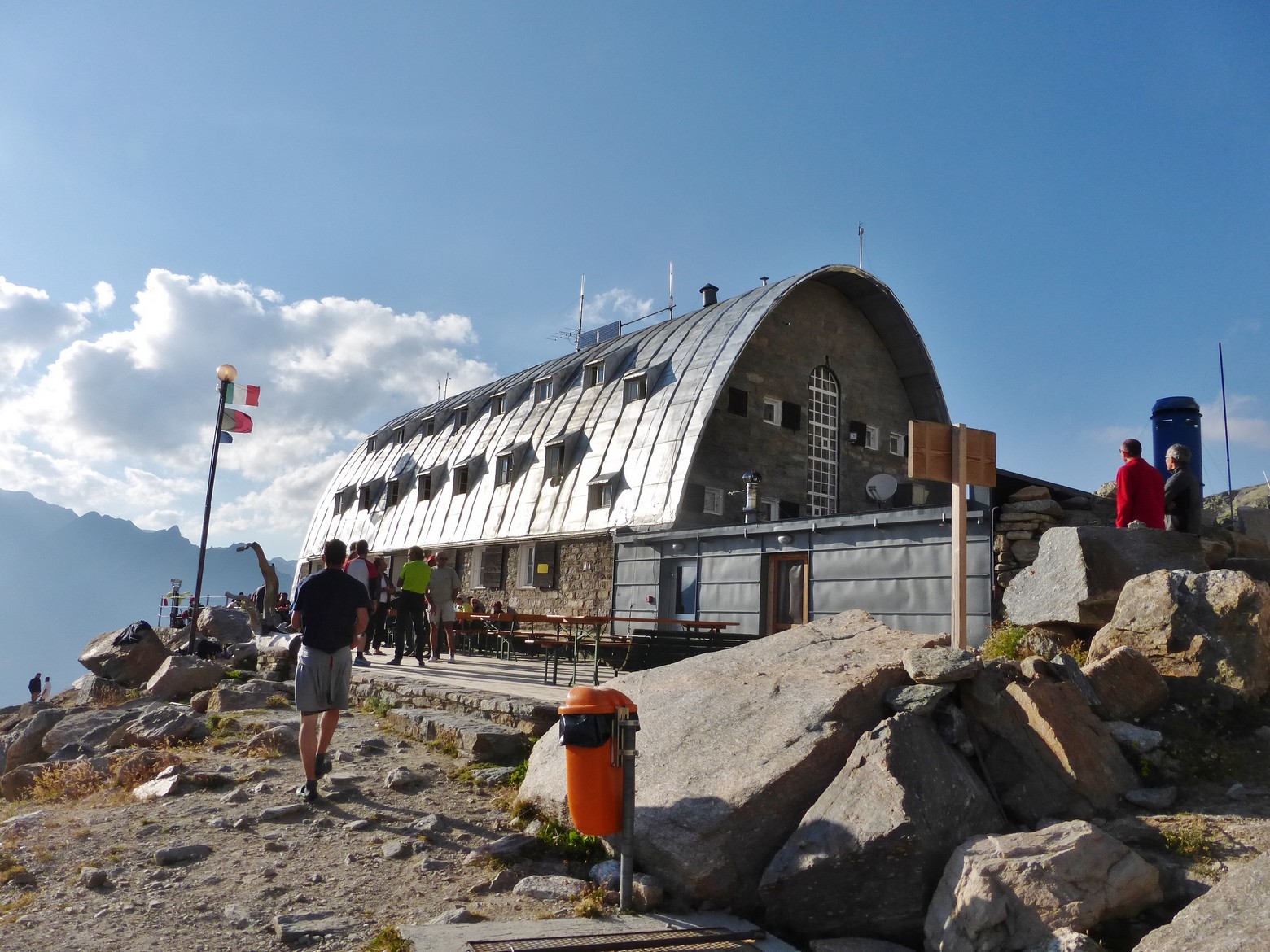 grand paradis,refuge victor emmanuel,refuge chabod,alpinisme,ski de randonnée,guide haute montagne,ski touring, grande paradiso,mountain guide