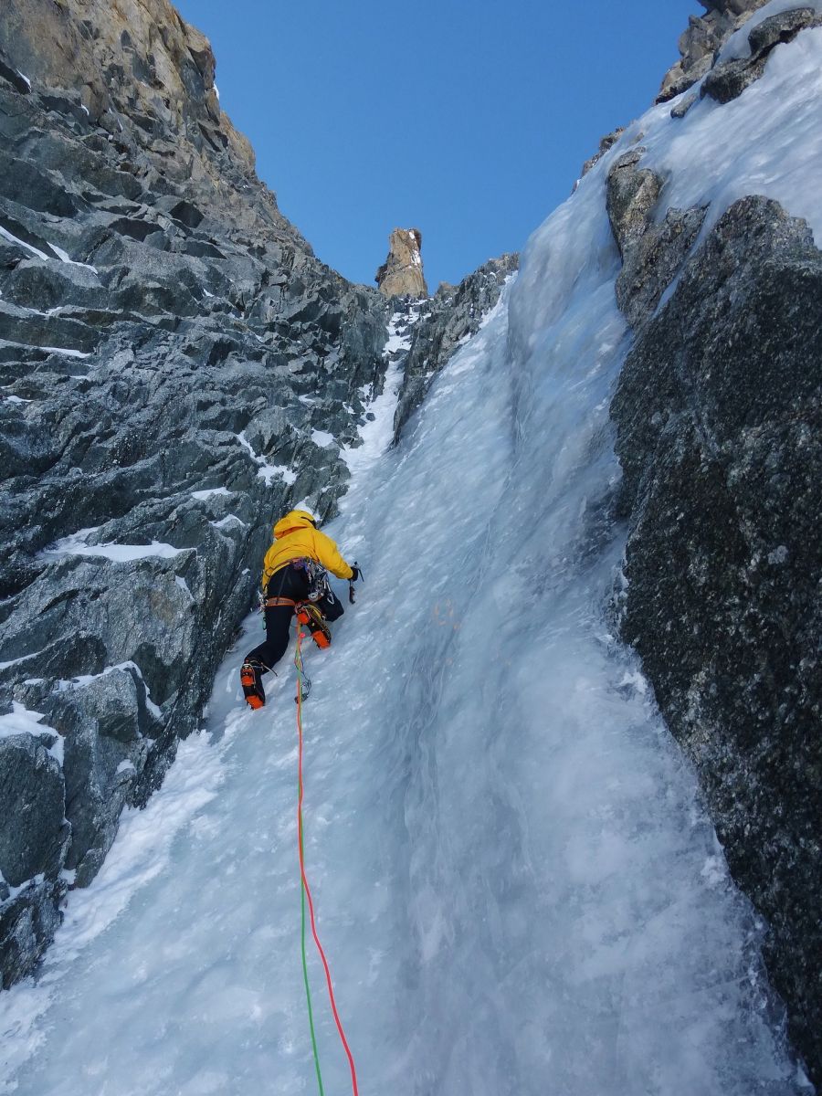iceclimbing,mont blanc,gullies,modica noury,chere couloir,north face,tacul, chamonix,mountainguide,ice course,mountain,guide,goulotte,chéré,gabarrou,modica,stage,guide haute montagne
