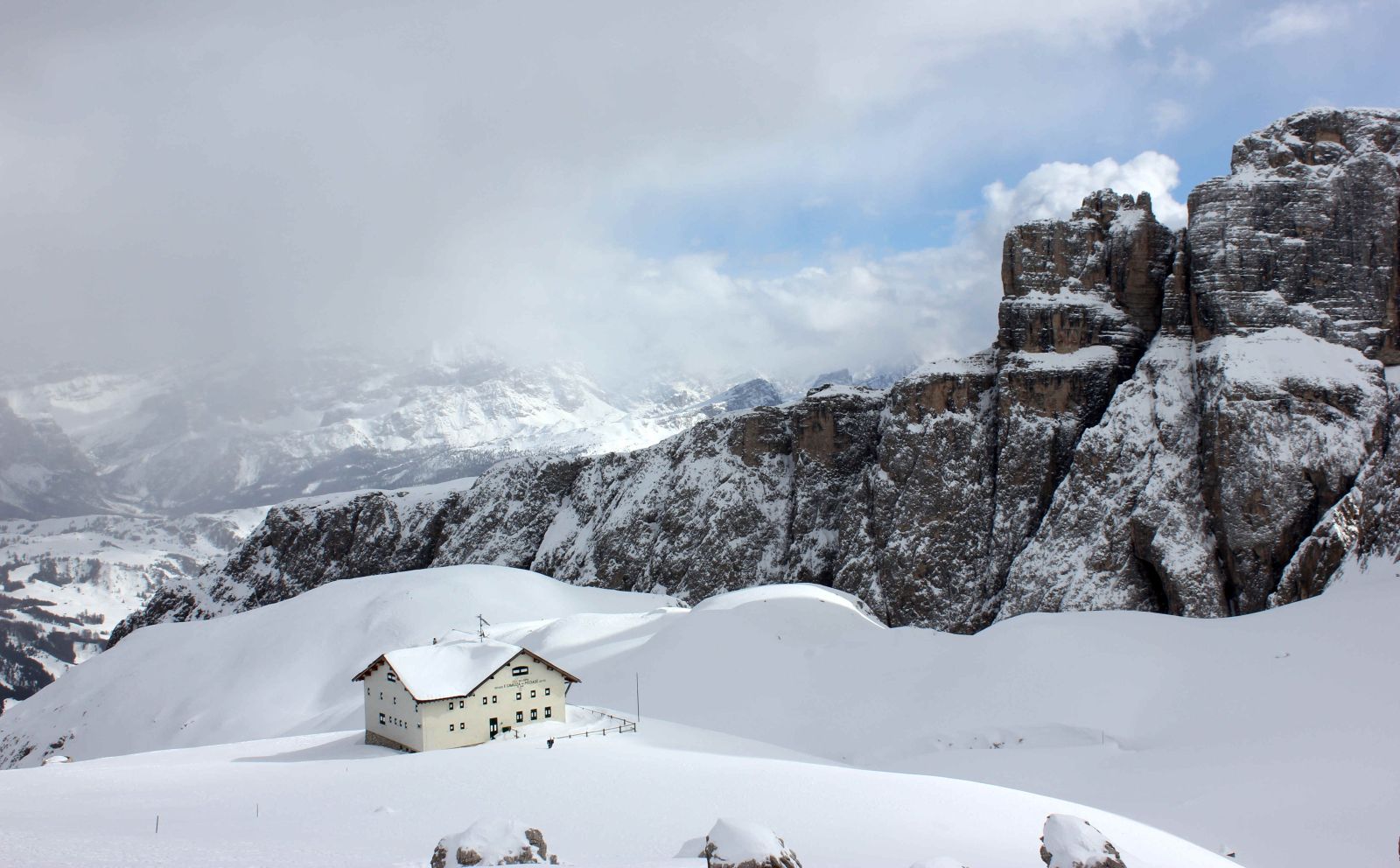ski tour dolomites, philippe collet ,mountain guide, marmolada, san martino di Castrozza, sella towers,corvara, Fanes,col de Lech, Cortina d'ampezzo,Freeride