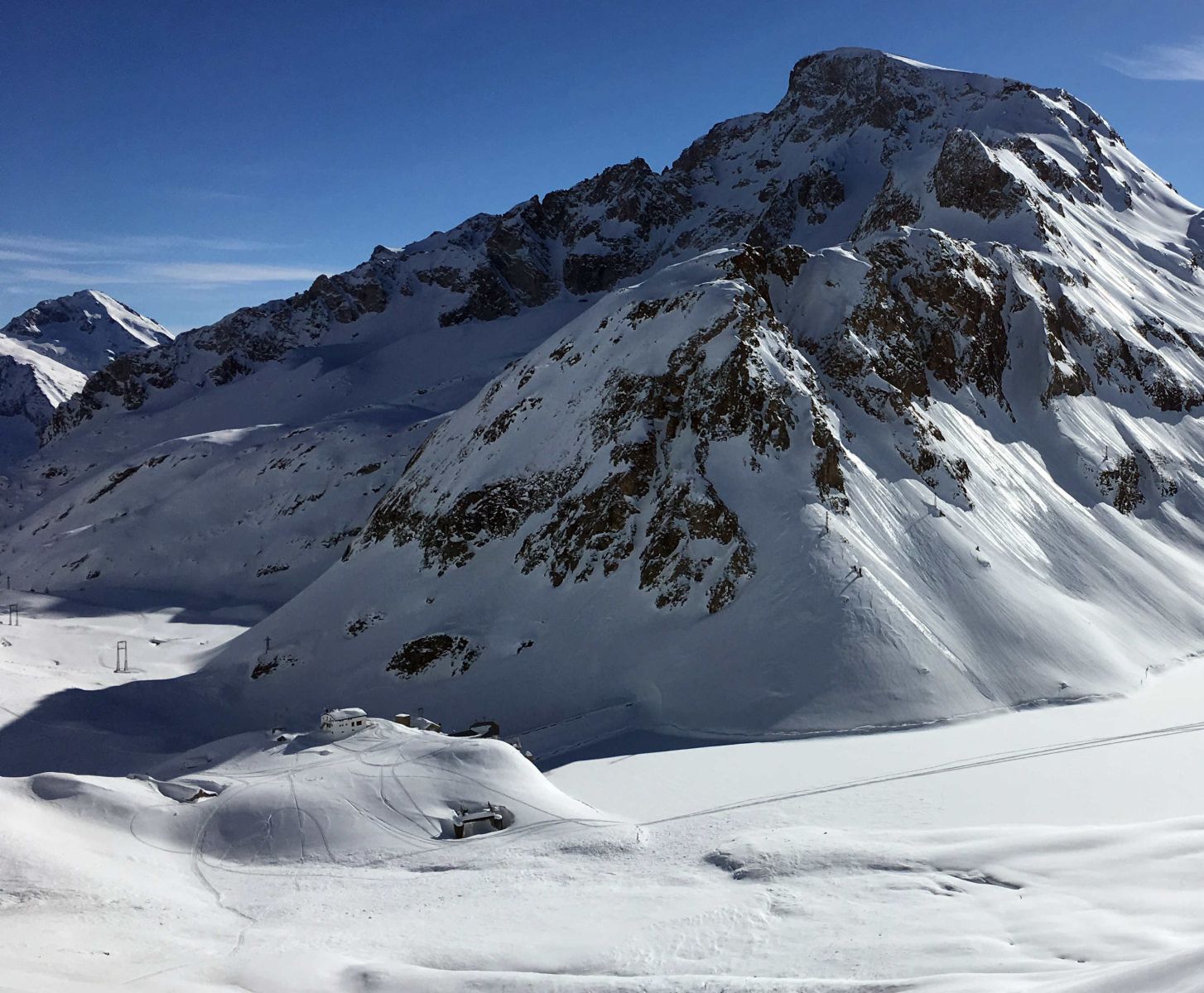 ski tour, ticino, simplon pass, alpe devero, margaroli hut, punta d'arbola, blinnenhorn, capanna corno gries, mountain guide, ski trip, skinning