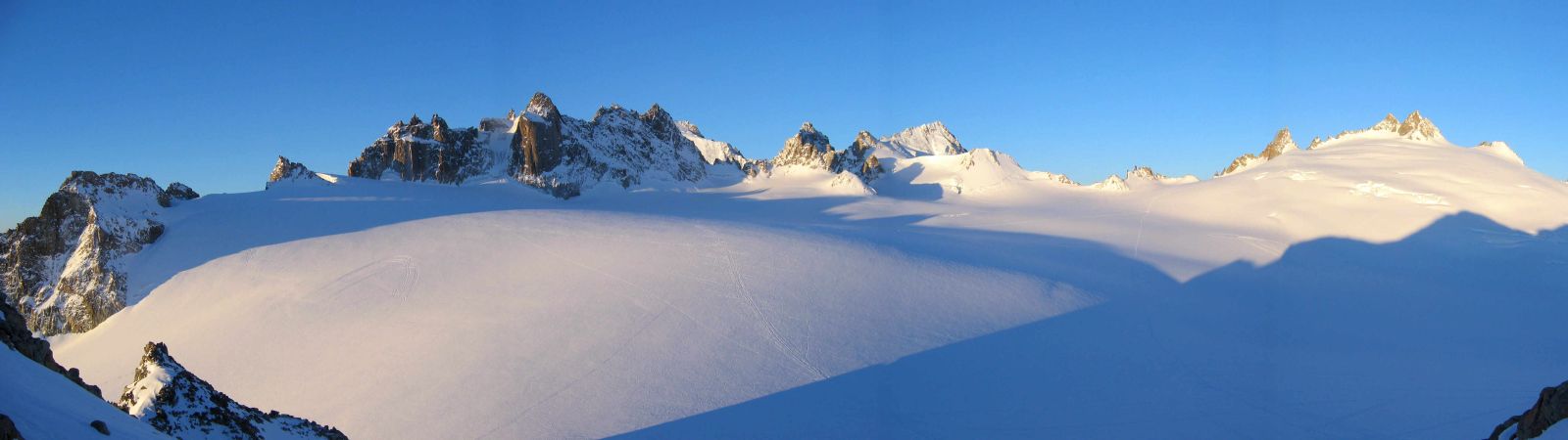 ski tour,Haute route, Grande Lui, mountain guide, Chamonix-zermatt,argentiere, col chardonnet,la fouly, vignettes hut, grand combin, pigne arolla, zermatt, cervin, ski touring