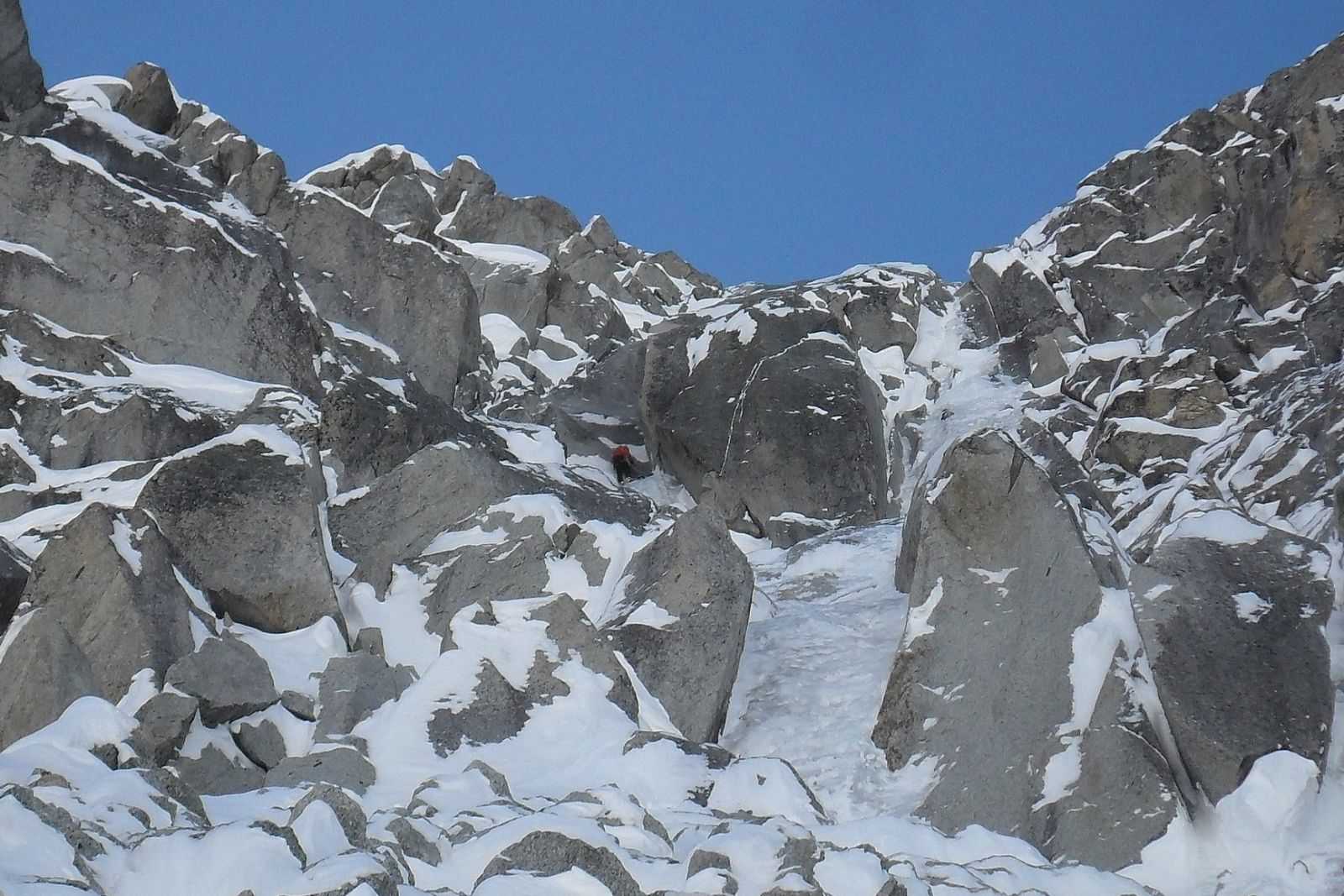 ice,climbing,chamonix,mont,blanc,mountain,guide,ravanel,frendo,gullies,couloir,cascade,glace,goulottes,mixte,arete,grands,montet