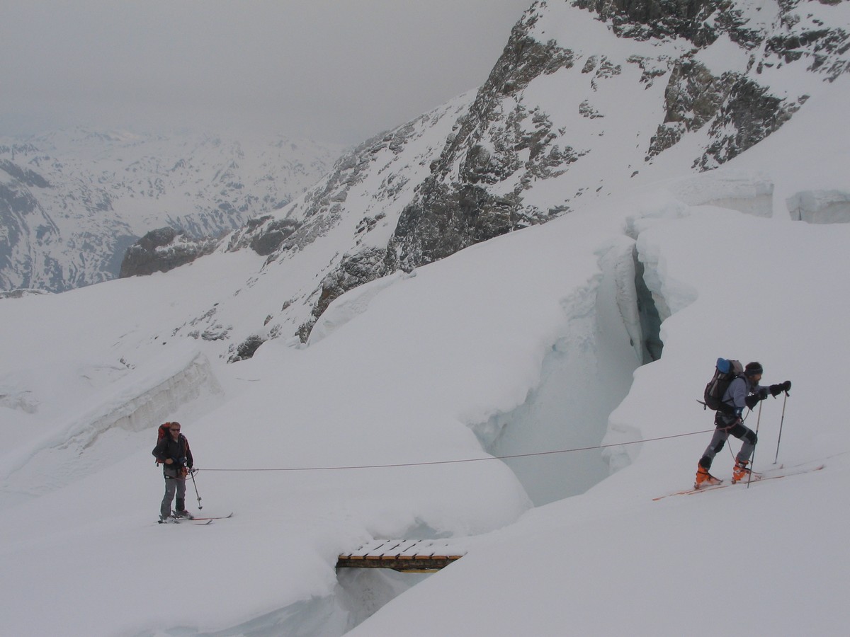 ski , raid à ski, ski tour, ski,randonnée, hors ,piste, guide ,haute,montagne,bernina, engadine,mountain,guide