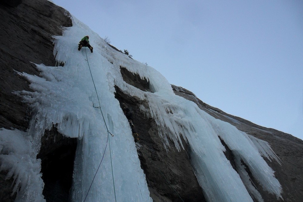 cascade ,glace,stage,debutant,guide,haute,montagne,ice,climbing,chamonix,beginner,advanced,mountain,guide,iceclimbing,course